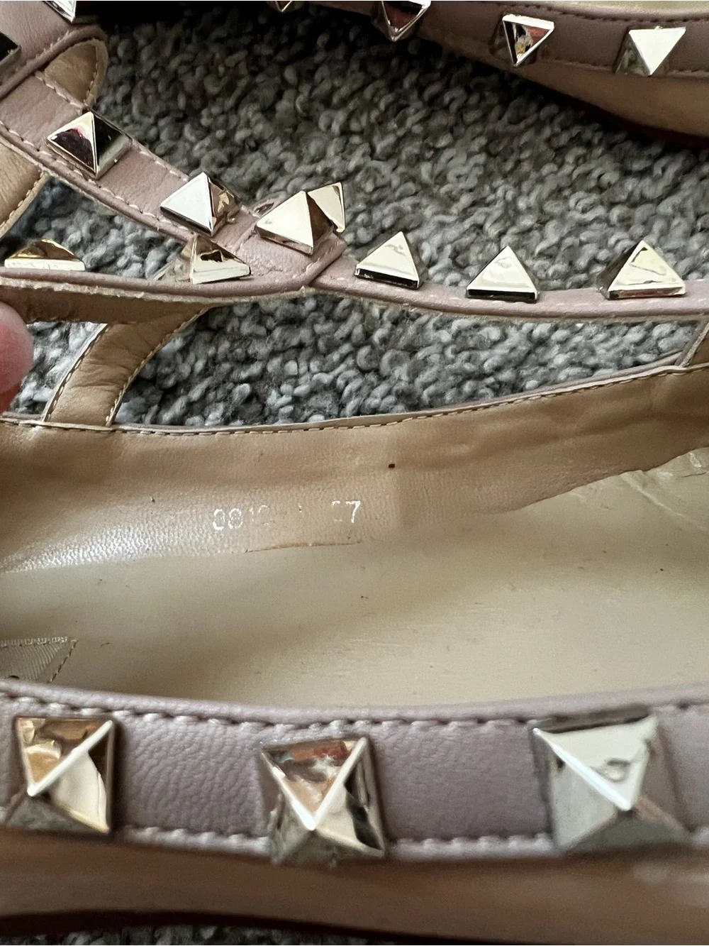 Valentino Garavani Nude Patent Rockstud Pointed T-Strap Flats